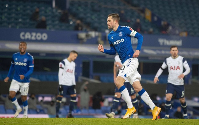 以義大利的 以義大利的